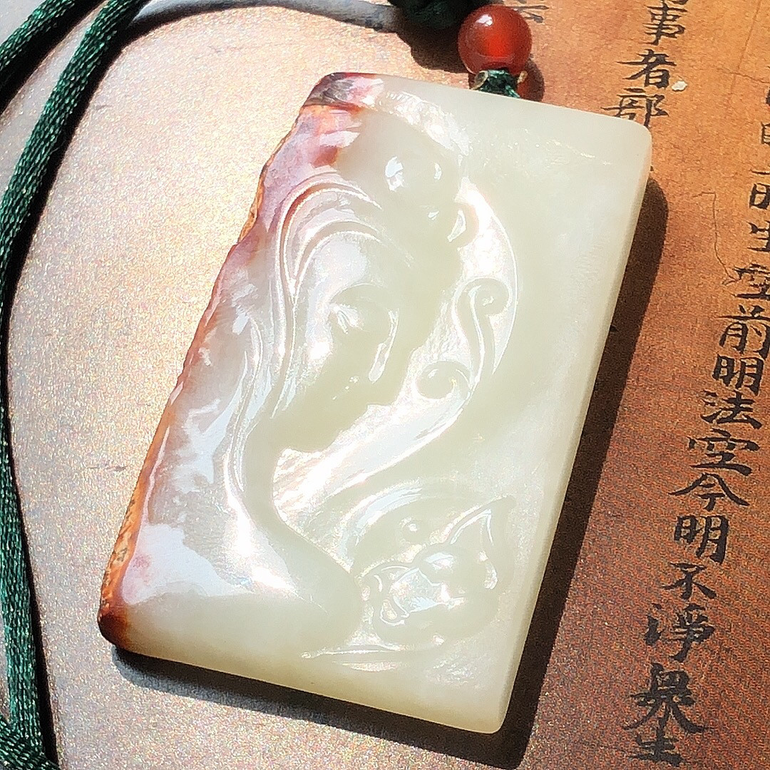 新疆和田玉籽料吊坠男女挂件苏工雕刻浮雕意境牌子带证玉料超好