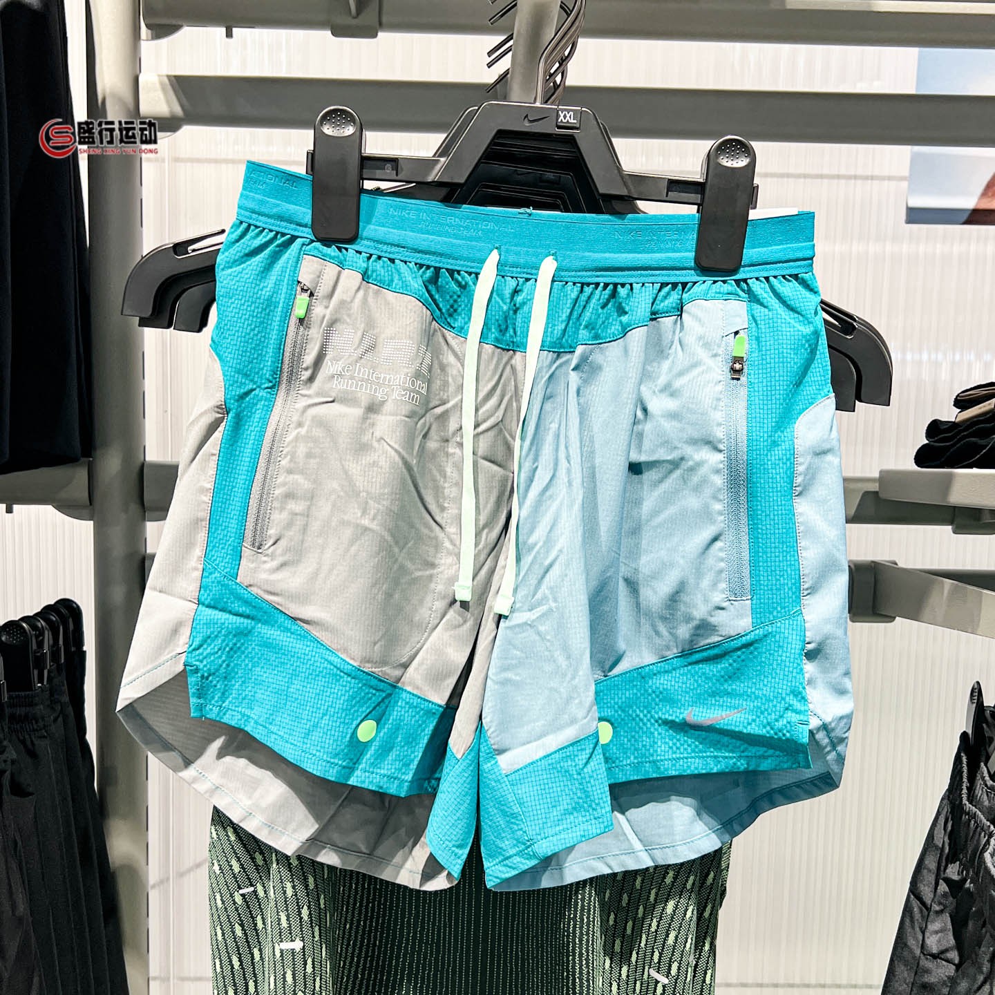 Nike耐克男装2026年秋季舒适透气拼接速干跑步梭织短裤IV6613-373