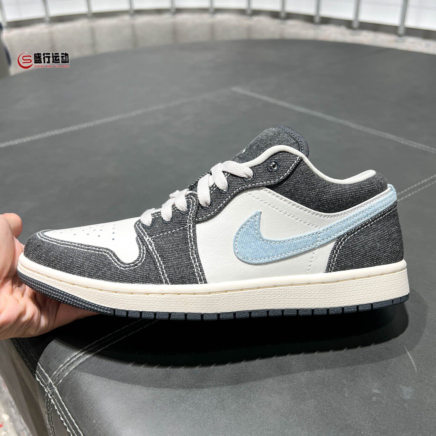Nike耐克男鞋2026年冬新款AJ1复古经典透气防滑篮球鞋 JA4395-041