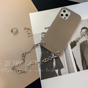 InTheCase简约时髦17ProMax质感皮纹适用iphone猪鼻链条16手机壳