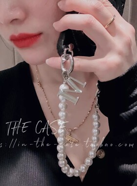 InTheCase 名媛珍珠15ProMax字母适用于iphone苹果手腕链条手机壳