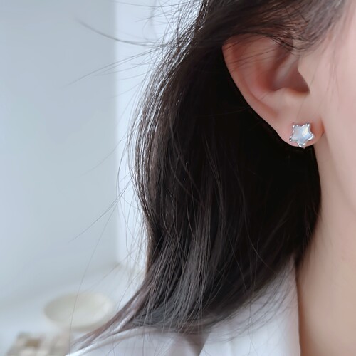 海蓝之星锆石星星无耳洞蚊香盘耳夹女春日小清新无痛硅胶耳饰新品