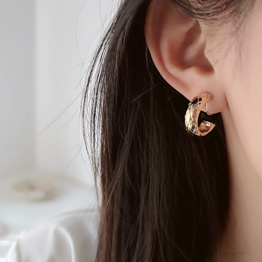 玫瑰的故事同款金属菱格纹无痛无耳洞蚊香盘耳夹女百搭气质高级感,饰品/流行首饰/时尚饰品新,耳夹,淘宝优惠券,粉丝福利购,淘宝优惠卷