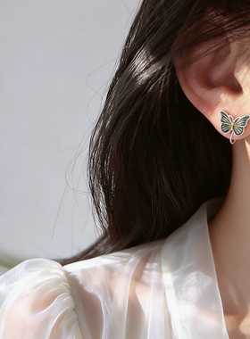 蓝绿色蝴蝶无耳洞蚊香盘耳夹女精致甜美小清新无痛耳饰品2026新款