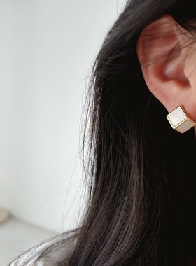 几何方形白色无痛无耳洞蚊香盘耳夹女百搭气质高级感耳饰2025新款