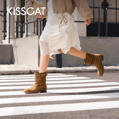 KISSCAT接吻猫[复古胶片]堆堆靴2026秋冬新品皮带扣西部宽筒靴