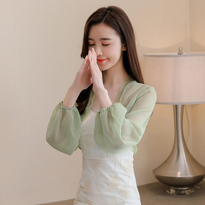 披肩女夏季外搭配裙子的上衣雪纺图片