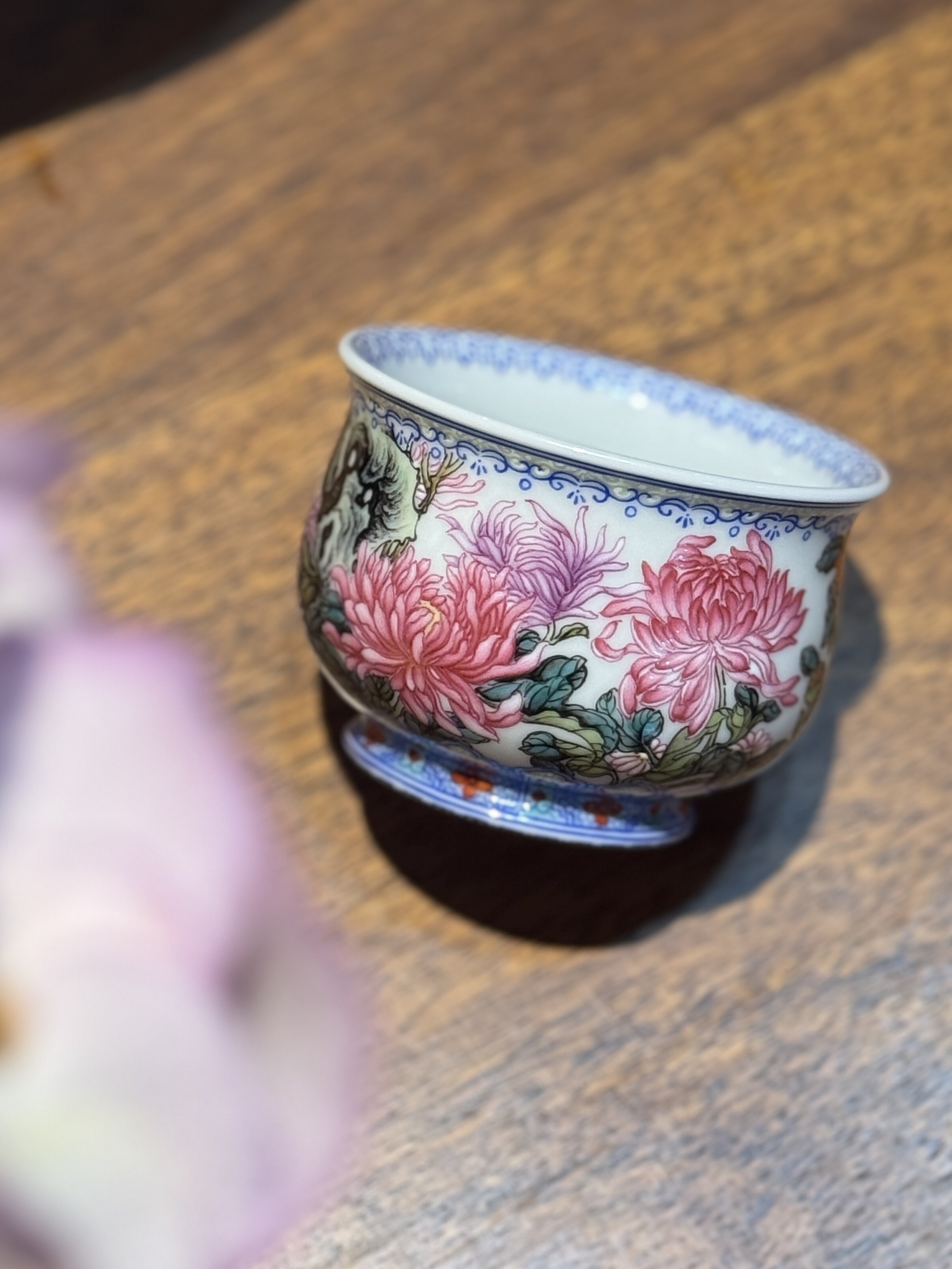 溢珍堂 翠边满菊生香炉式杯 精工粉彩花卉菊花茶器主人杯仙女好看