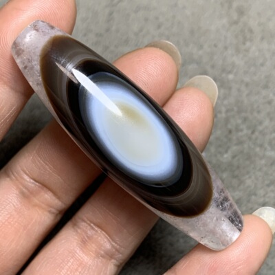 CT1916天然玛瑙结晶缠丝天眼一眼天珠吊坠约长55.3直径16.4mm