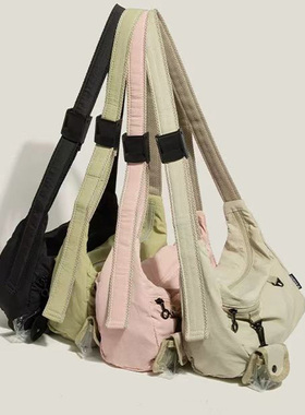 2025简约帆布新款日系学生运动工装男休闲邮差通勤包女单肩斜挎包