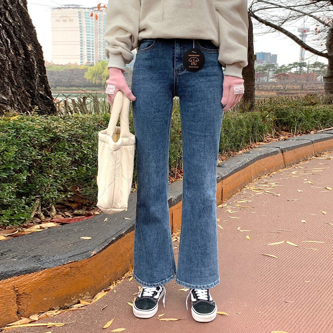 现货！女装女裤加绒牛仔裤加厚微喇裤韩国进口松紧腰弹力牛仔裤女
