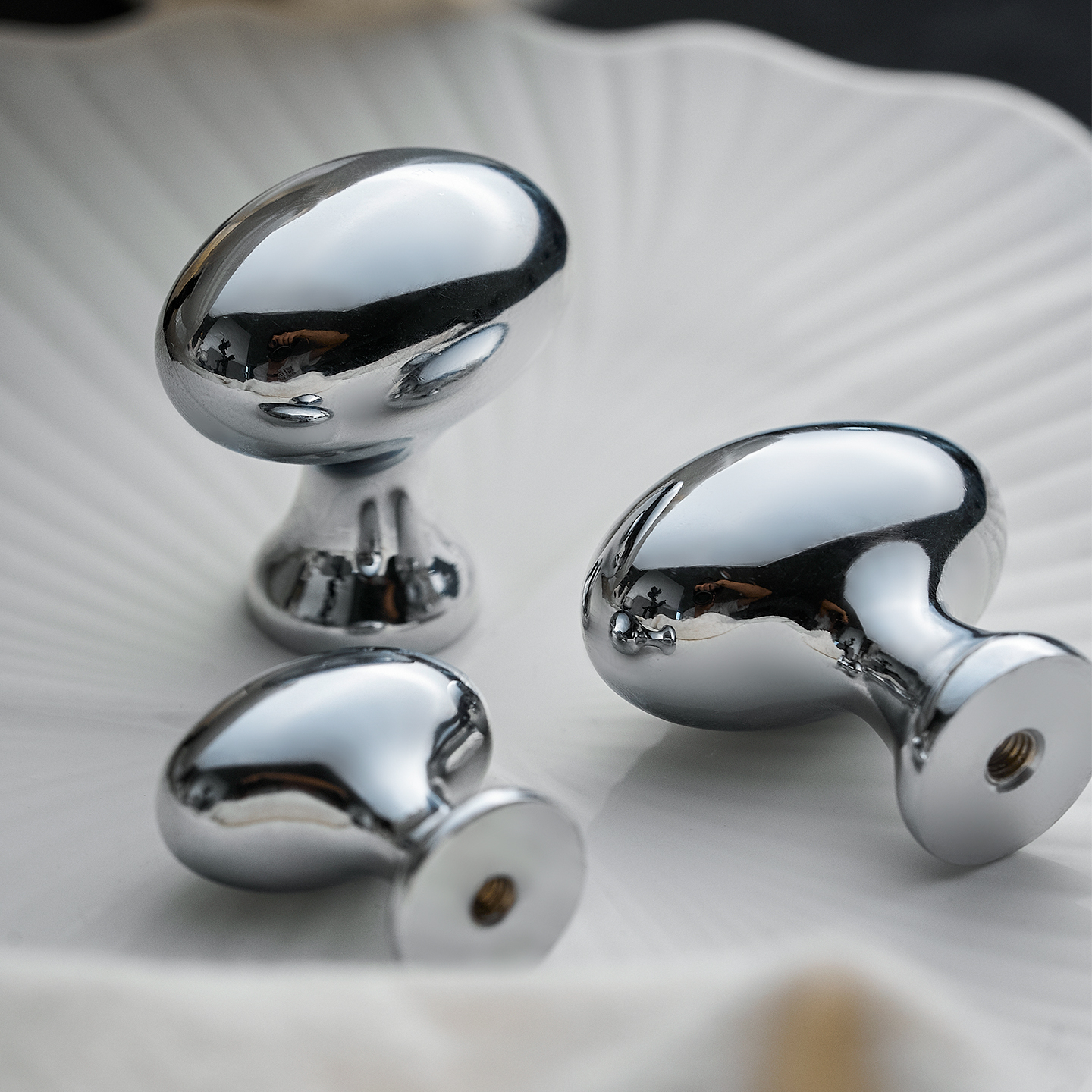 屿铜电镀轻奢黄铜单孔柜门拉手