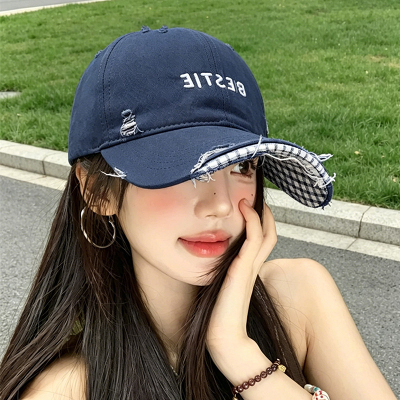 新款字母刺绣破洞棒球帽女款韩系宽帽檐大脸显脸小大头围鸭舌帽子