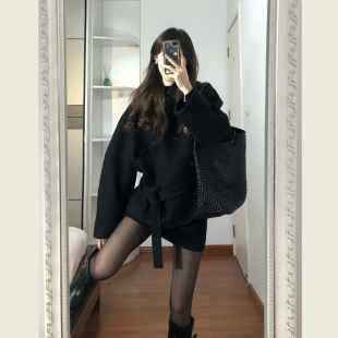 黑色立领廓形短款毛呢外套女秋冬季新款小个子百搭系带呢子大衣