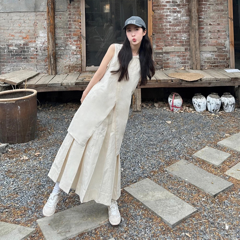 背心上衣茶系穿搭时尚套装