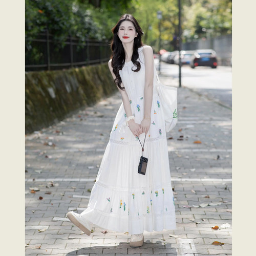 蕾丝拼接A字无袖背心长裙