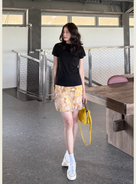 复古度假风时尚洋气套装女夏季黑色修身短袖T恤印花半身裙两件套