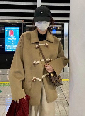 小个子牛角扣毛呢外套女