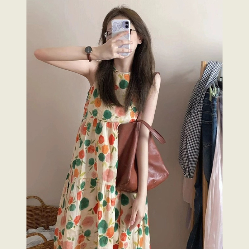 茶歇法式碎花背心连衣裙女夏季多巴胺穿搭海边度假风温柔气质长裙