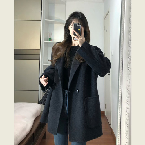 深灰色中长款毛呢外套