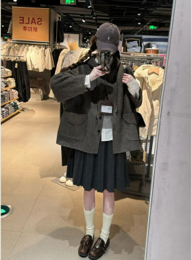深灰色单排扣连帽呢子大衣