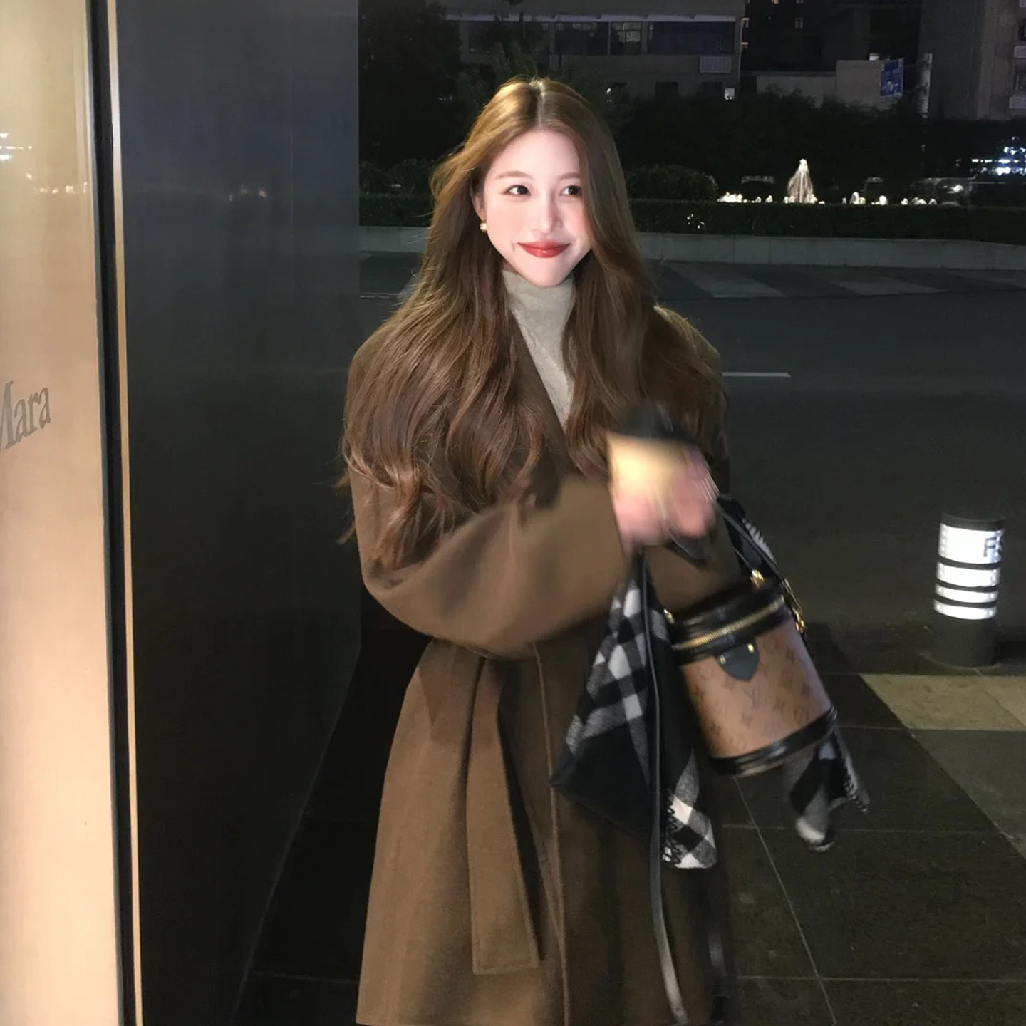 韩系复古咖色翻领毛呢外套