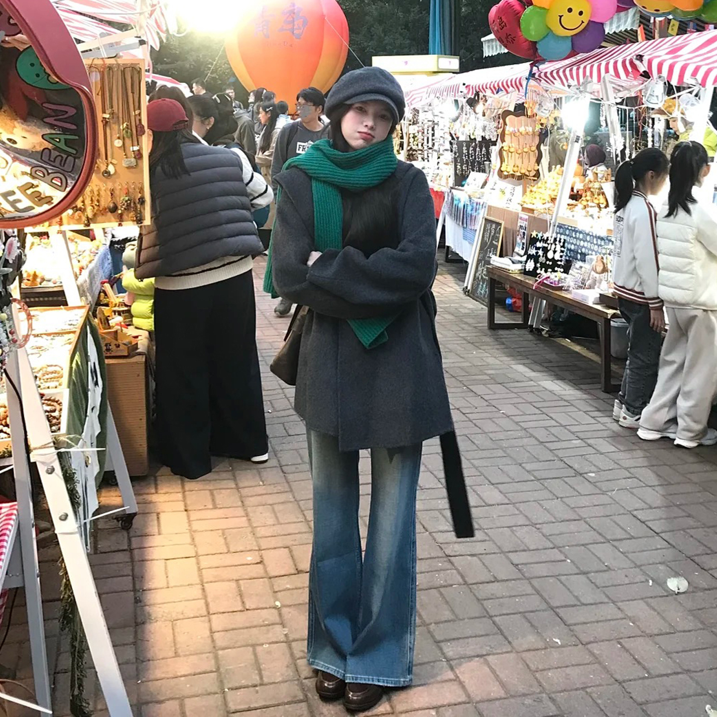 灰色系带收腰连帽毛呢大衣