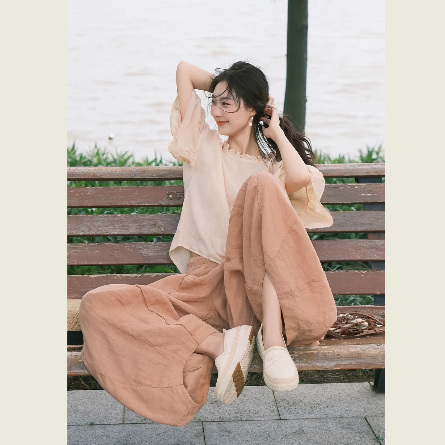 复古文艺风时尚套装女夏季慵懒宽松荷叶短袖衬衫休闲灯笼裤两件套