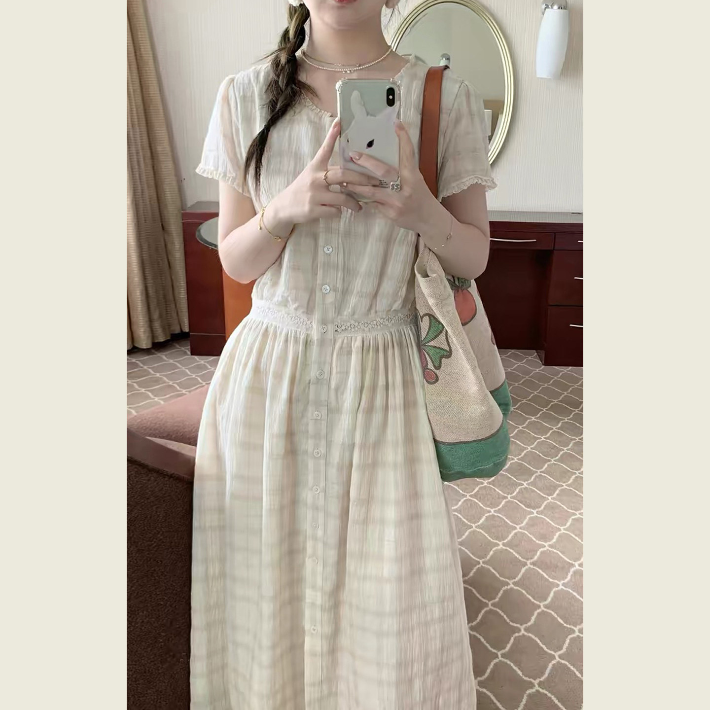 米杏格纹蕾丝拼接短袖连衣裙女夏季日系文艺风收腰显瘦减龄长裙