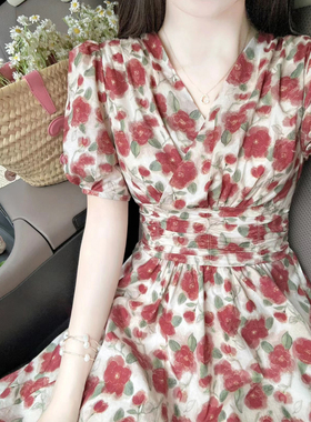 复古法式红色碎花V领连衣裙女夏季新款海边度假风气质收腰A字长裙
