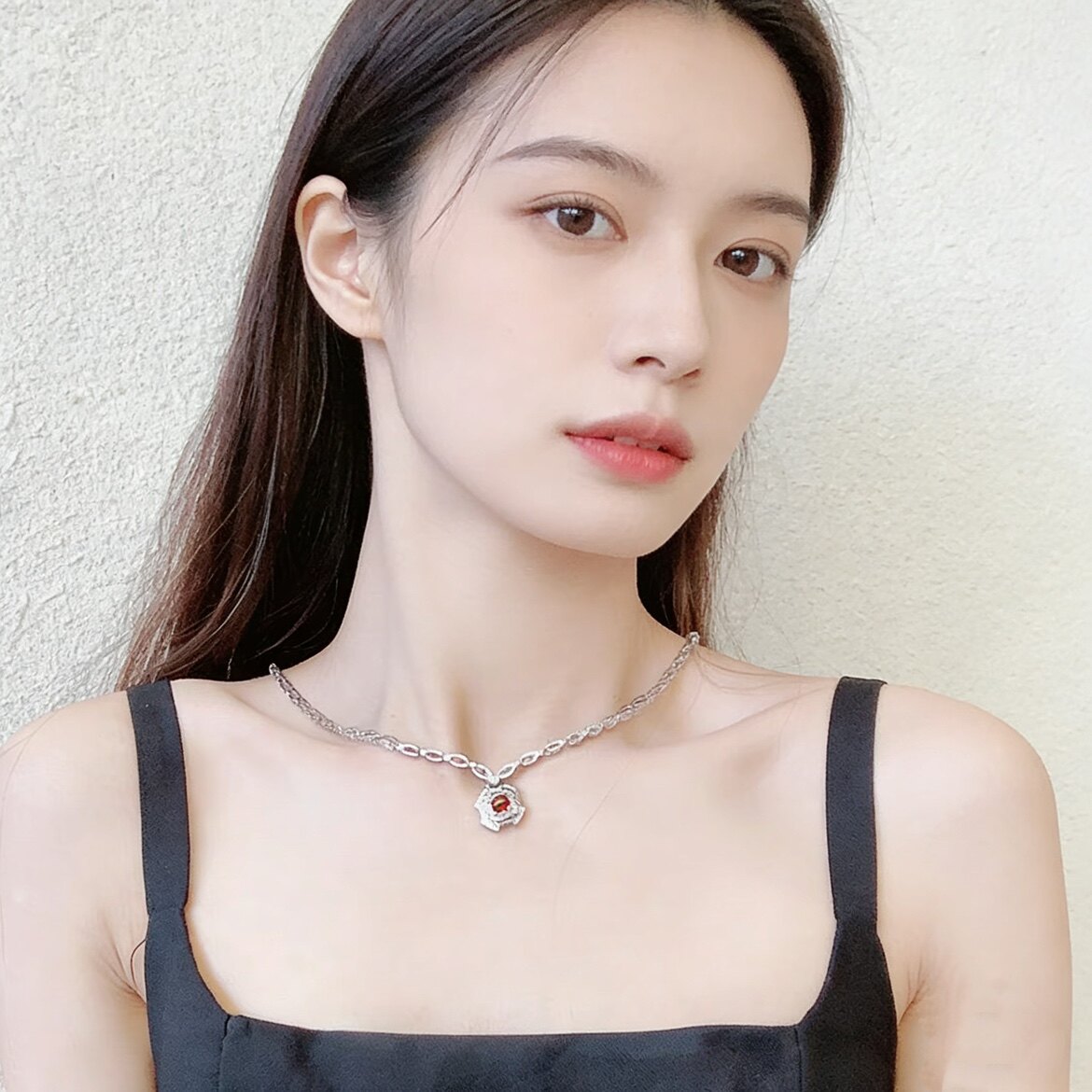 红绿色轻奢小众法式名媛新娘项链方形吊坠韩版简约晚礼服锁骨链女