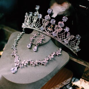 法式公主高级感结婚项链头纱皇冠头饰新娘三件套韩式主婚纱配饰女