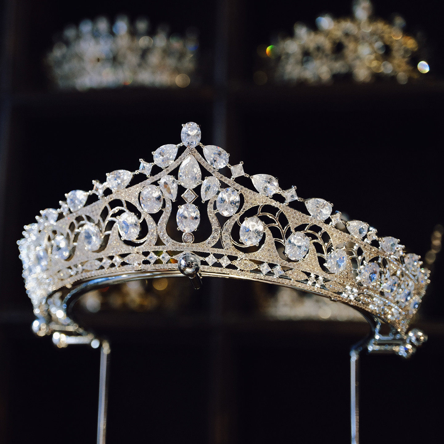 文莱王妃同款婚礼生日配饰女王王冠时尚高级感公主新娘皇冠头饰