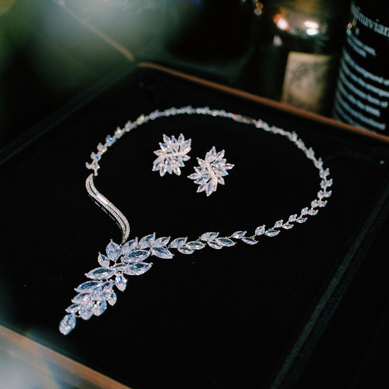 高级感轻奢法式重工新娘晚礼服主婚纱项链结婚配饰大气欧美夸张女