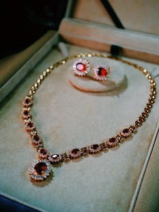 新娘晚礼服主婚纱配饰名媛结婚项链耳环女高级感轻奢蓝绿紫黑红色