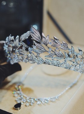 法式仙美高端轻奢蓝色宝石公主皇冠头饰项链新娘主婚纱晚礼服配饰