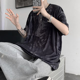 黑色
