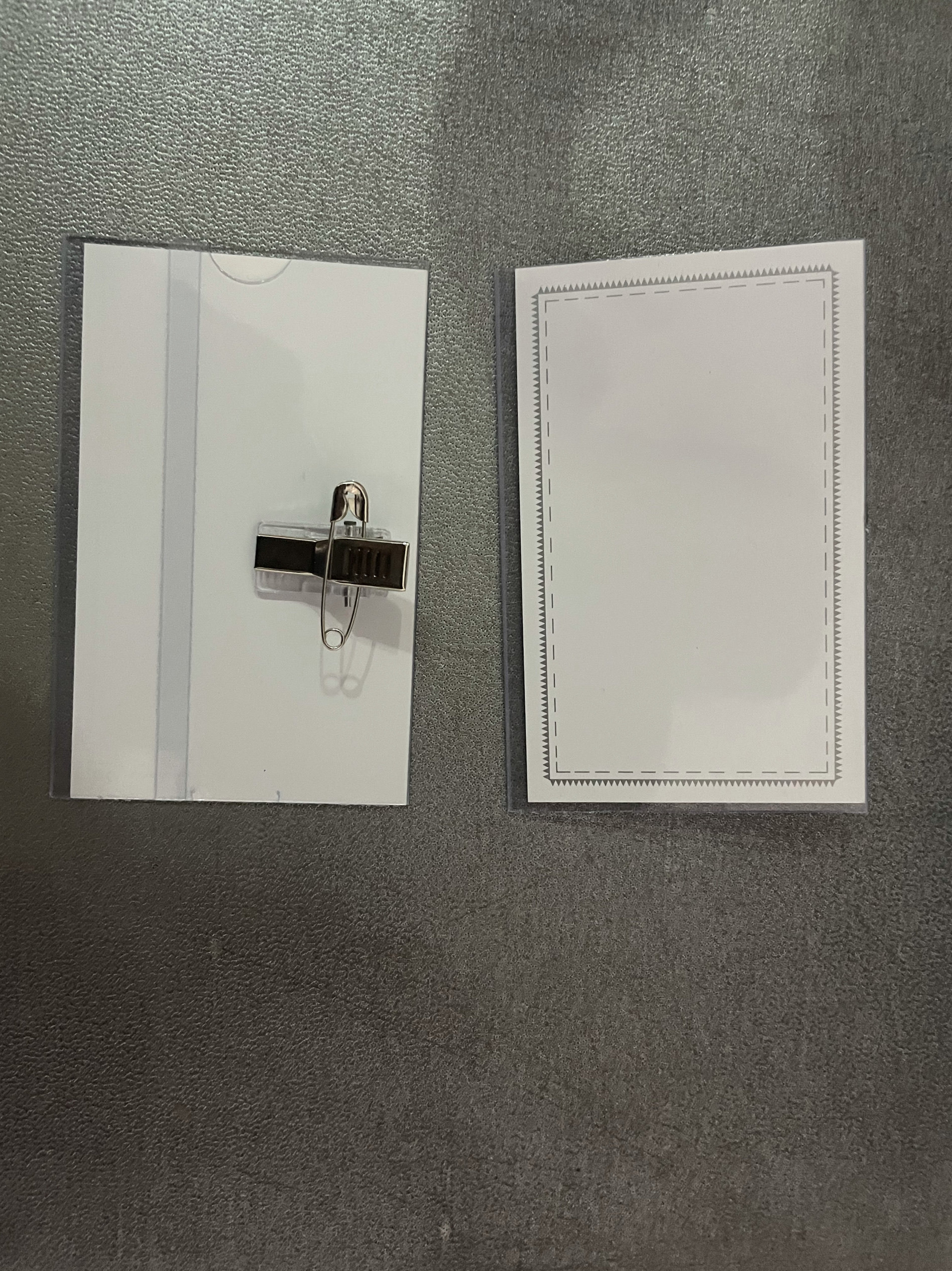 胸卡胸牌名片架卡套标价牌带别针透明胸卡夹子别针胸牌9*5.4厘米图片