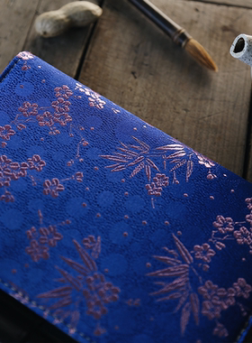 躲在耳里|挽莓书衣|绸缎布面A6手账本封套外壳hobo保护套蓝紫色