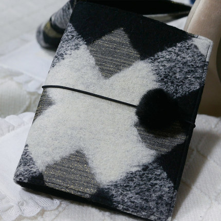 躲在耳里|限量毛呢活页|简约灰白黑高级几何氛围重工手帐本m5a7