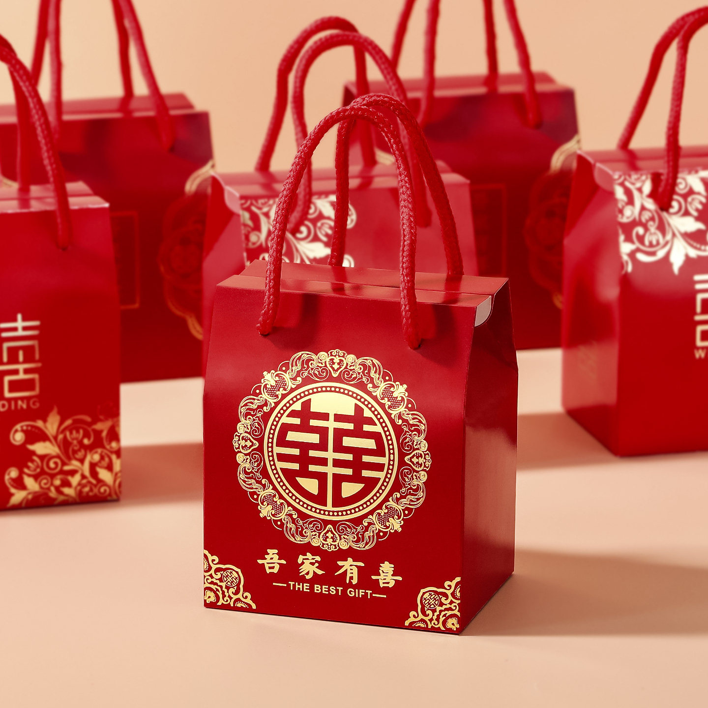 喜糖盒子2026新款手提高档结婚糖果礼盒包装盒婚礼订婚专用喜糖袋