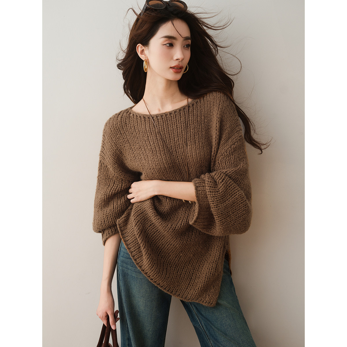 慵懒风宽松圆领不规则毛衣松弛感