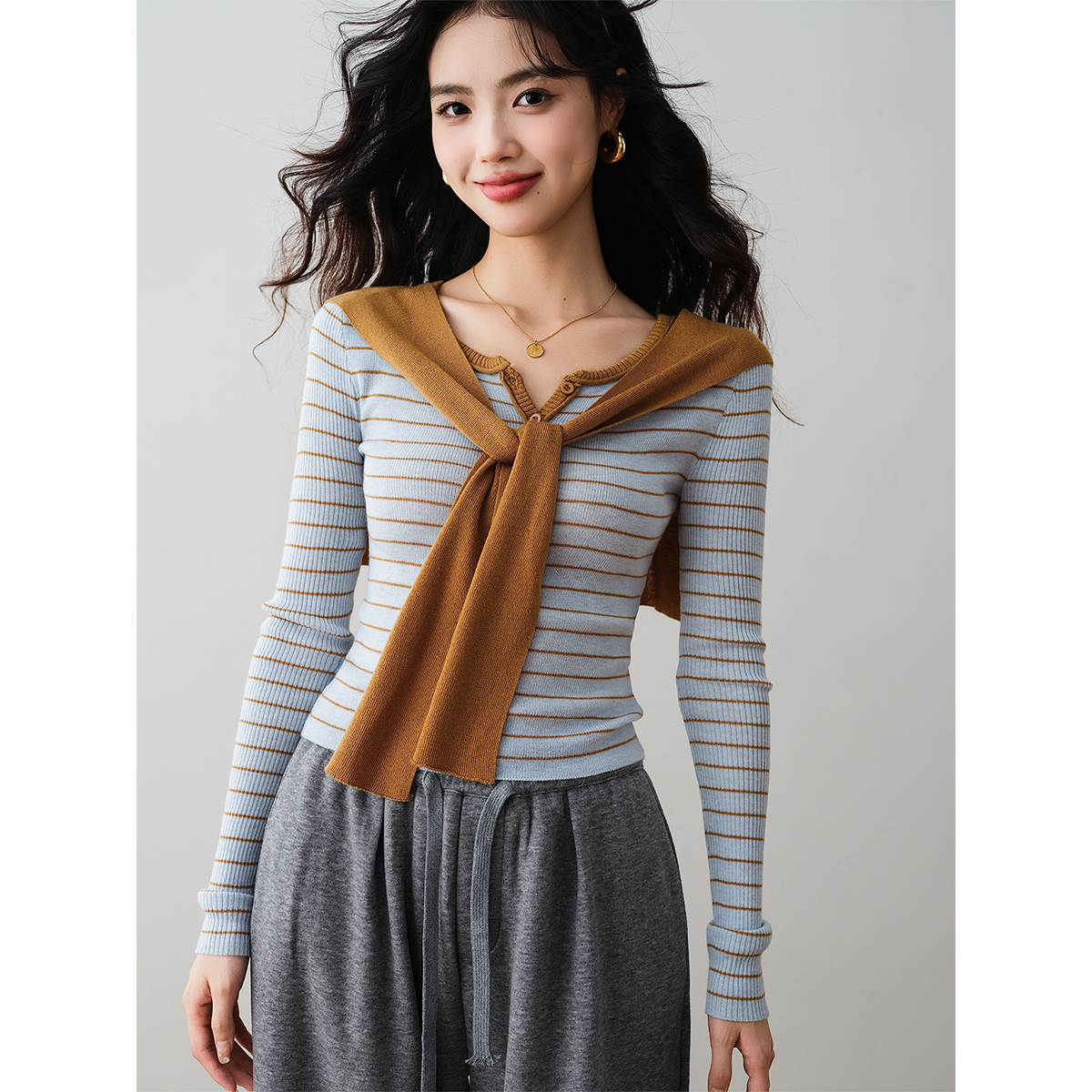韩系学院风条纹披肩气质针织衫