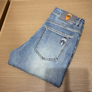 货号9618P180春夏男士修身小直筒牛仔裤终端售价230