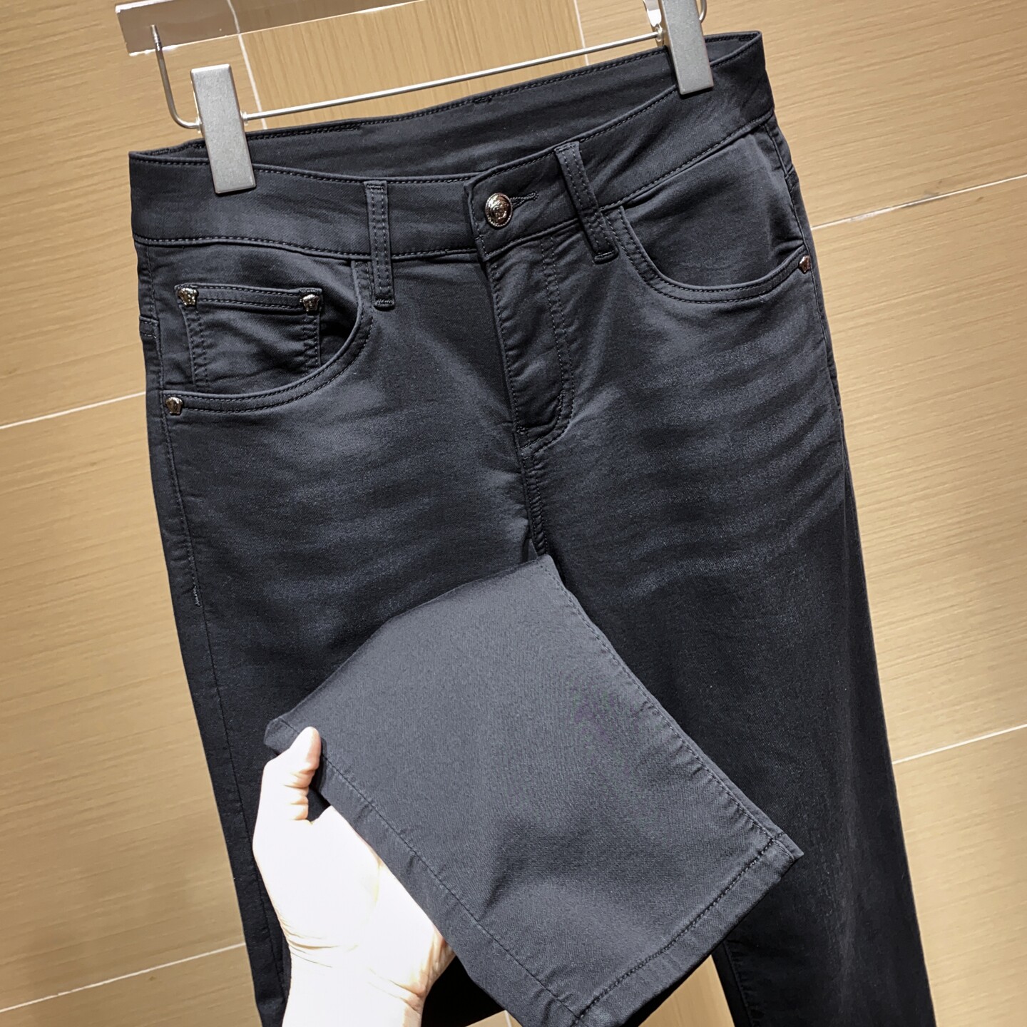针织高弹货号8667P180春夏男士小直筒修身牛仔裤终端售价248,男装牛仔裤,钱塘6008(原3014)