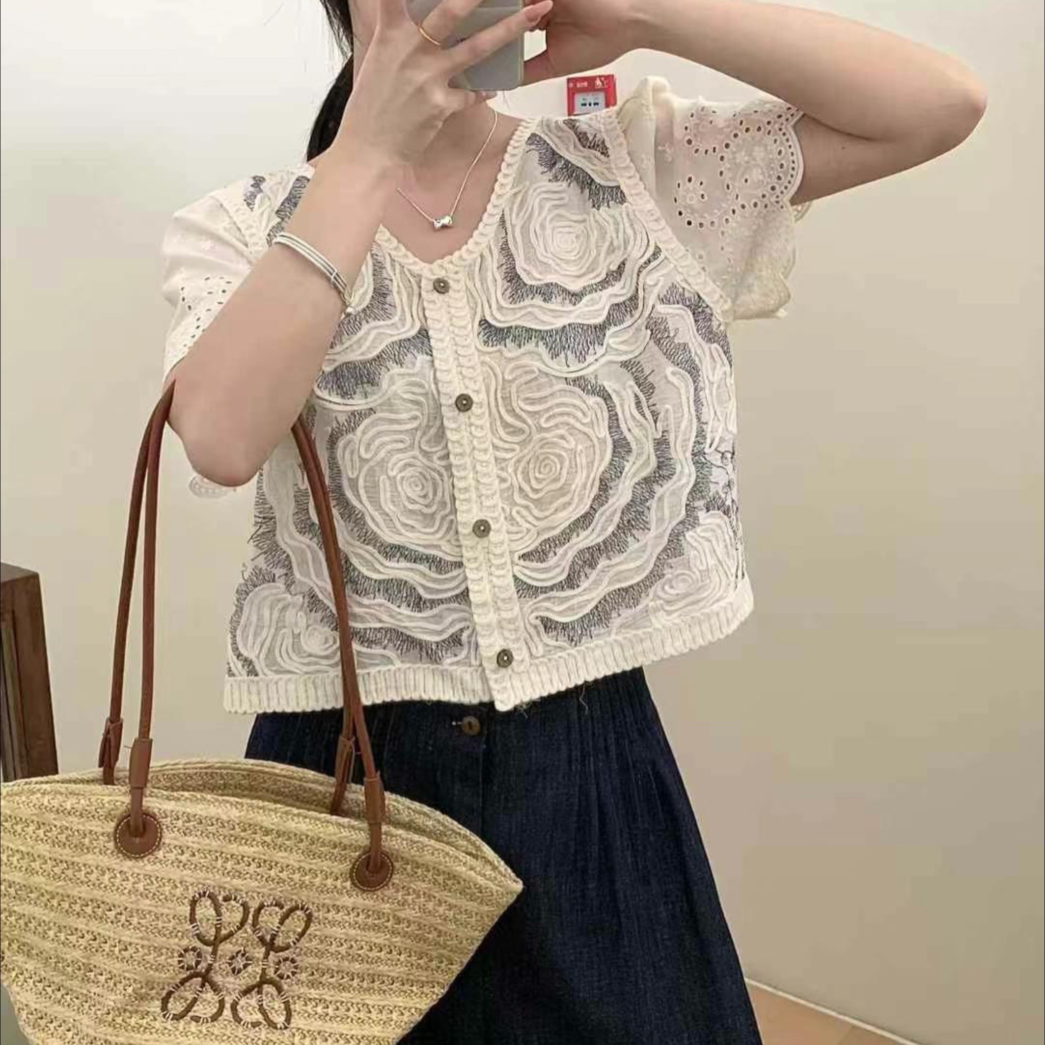 欧洲站2025夏季新款欧货女装针织衫V领钩花拼色气质显瘦时尚