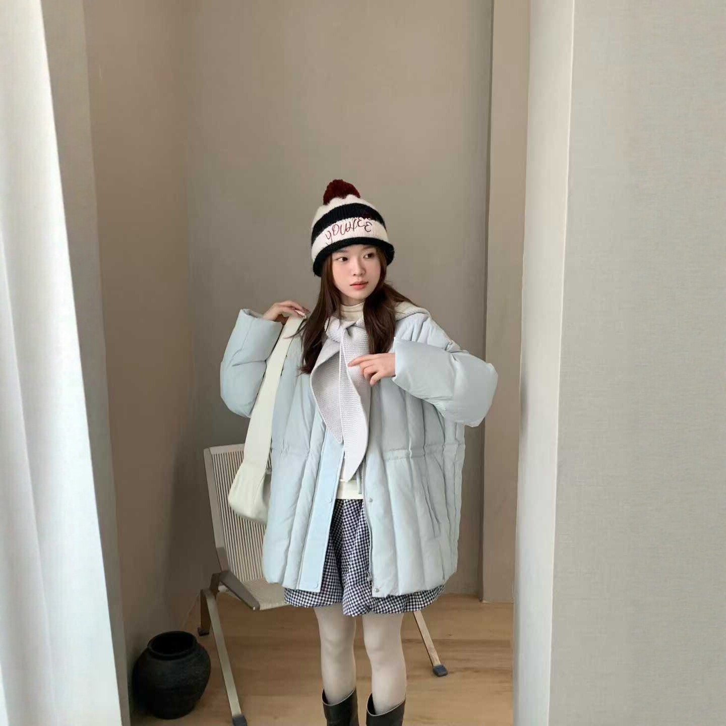 2025秋冬新款韩版设计感小众针织披肩羽绒服女显瘦白鸭绒外套