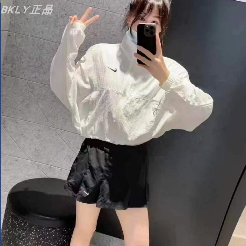 Nike耐克女子大勾蝙蝠袖薄款宽松透气短款夹克外套HM4629-133