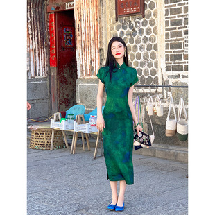 新中式古法国风全开襟旗袍2025年新款绿色年轻款日常可穿出游