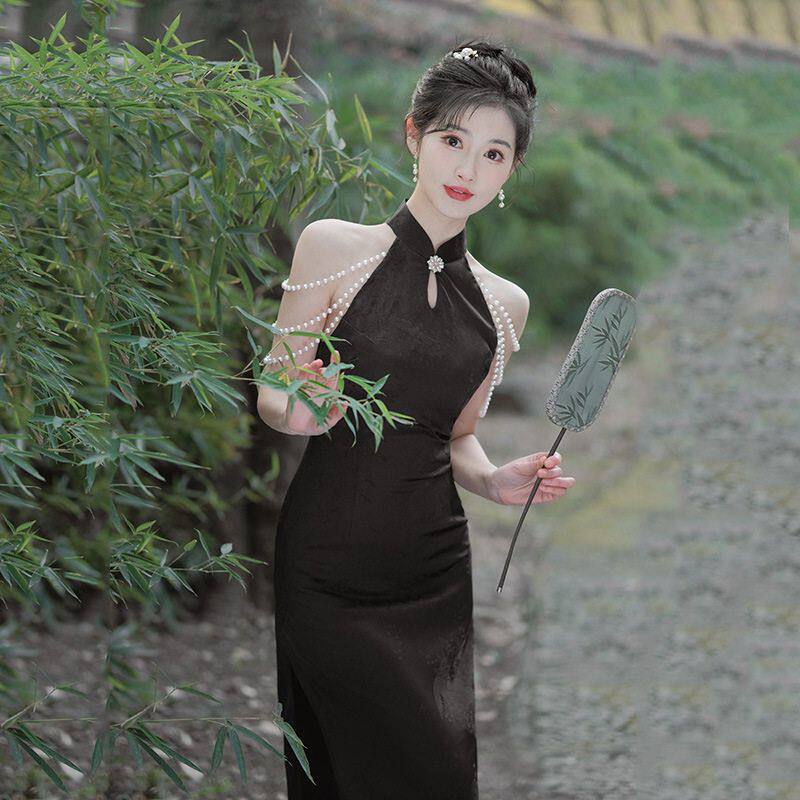 送珠链明星同款黑色挂脖新中式改良旗袍2024新款女性感复古晚礼服图片